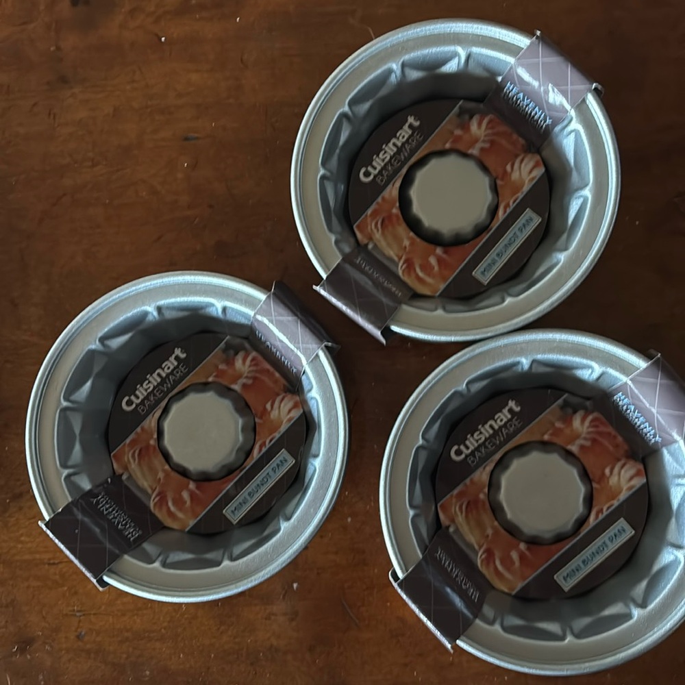 Cuisinart Mini Bunt Pans 3 sets of 4 (12)